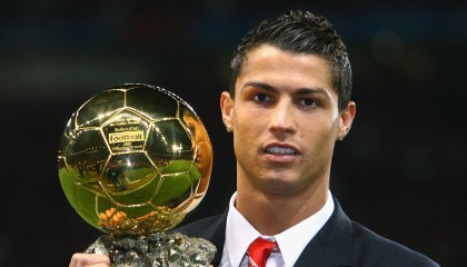 爱游戏-【AI分析】数据驱动下的战术调整，数据驱动机制